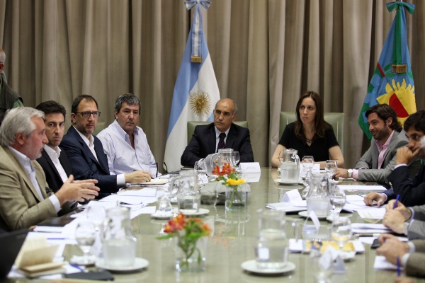 Vidal, y un día cargado: los 135 intendentes, los docentes y los estatales