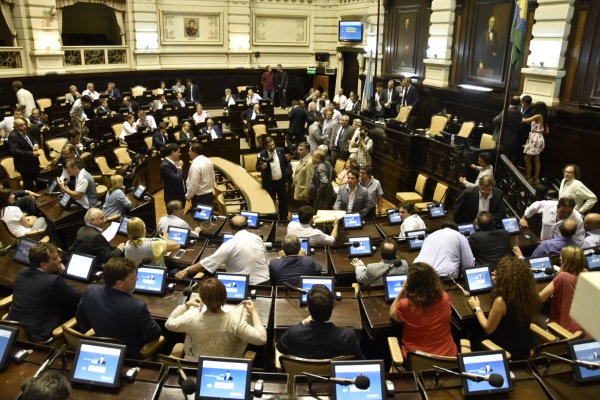 En Diputados: Se cayó la sesión y Vidal no tiene su presupuesto