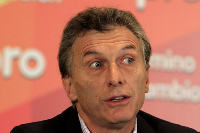 Macri cedió ante la presión de los senadores y Lorenzetti, y suspendió la jura de los jueces