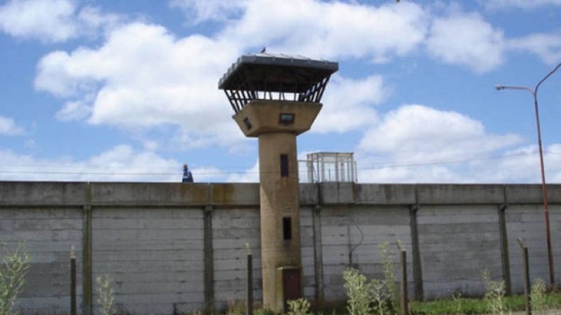 Escaparon tres jóvenes de Batán: uno es el menor con 43 causas