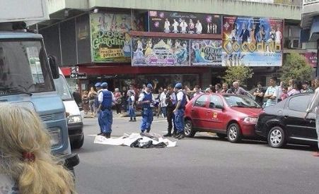 Mar del Plata: Una mujer de 87 años murió al ser arrollada por un camión en pleno centro