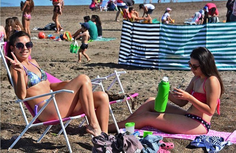 A la Costa, con protector: las playas del país reciben el doble de radiación ultravioleta que las del Caribe