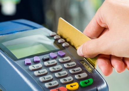 Oficializan eliminación del 35% del dólar tarjeta