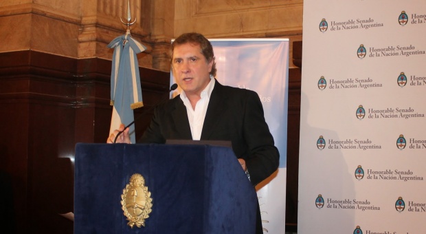 En el massismo redoblaron la apuesta: dejaron “afuera” a Scioli y candidatearon a De la Sota