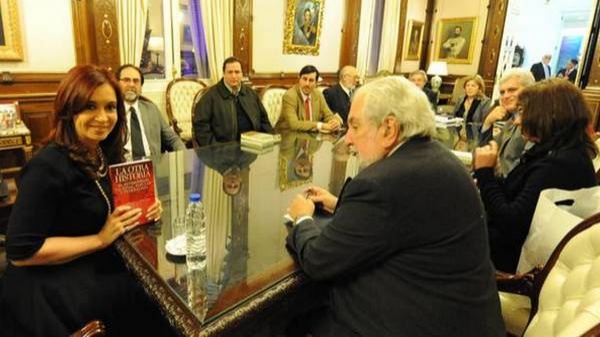 “Pluralidad”, dijo el ministro de Cultura y cierra el Instituto Dorrego