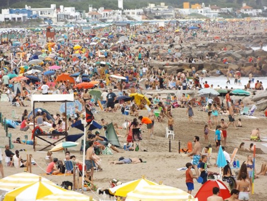 Miramar: Las playas repletas de turistas en el primer domingo de 2016