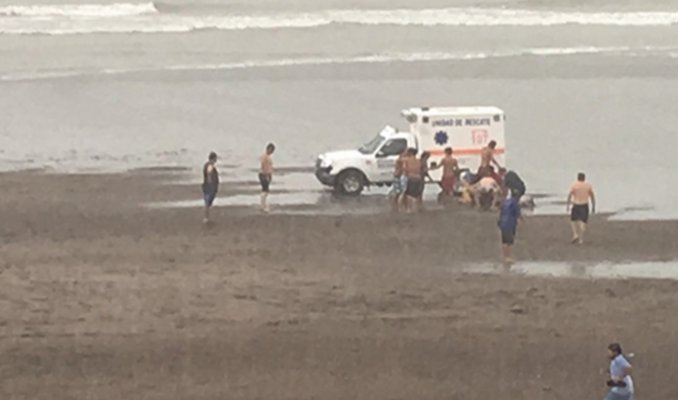 Un rayo cayó sobre una playa de Monte Hermoso: hay seis heridos