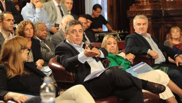 El massismo no quiere avalar el DNU para frenar la devolución del 15% a las provincias