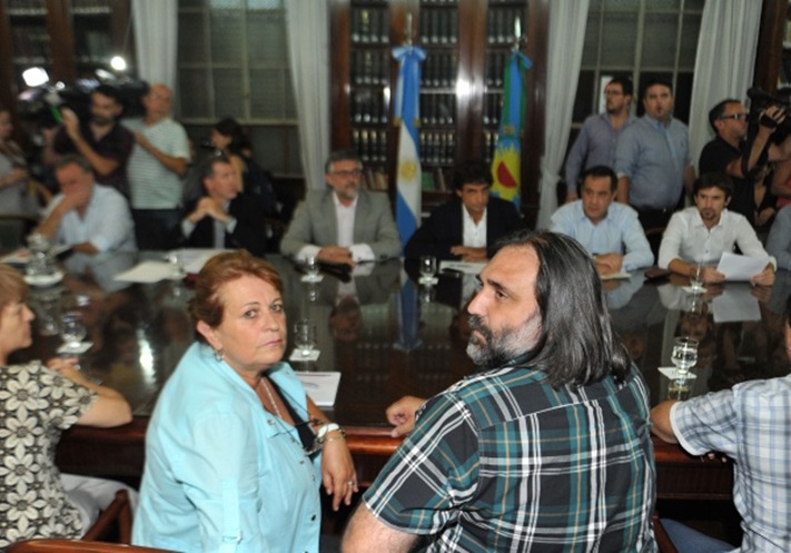 El lunes arrancan las clases: los docentes aceptaron un aumento del 34.6% en tres cuotas