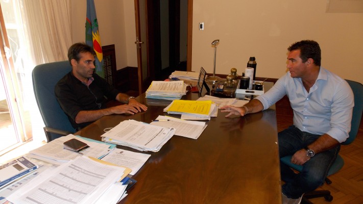 El intendente de Necochea, Facundo López mantuvo reunión de trabajo con el senador Patricio Hogan