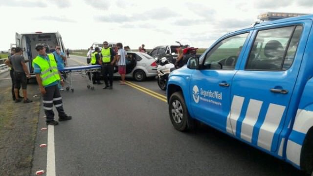 Chocaron una camioneta y un auto en la ruta 11