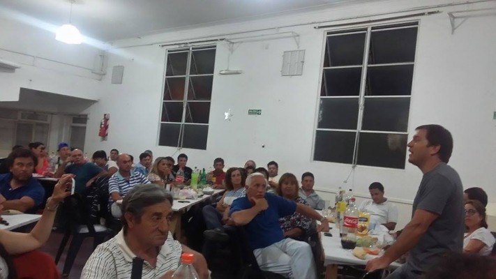 Otamendi: El Intendente Di Cesare se reunió con vecinos y militantes