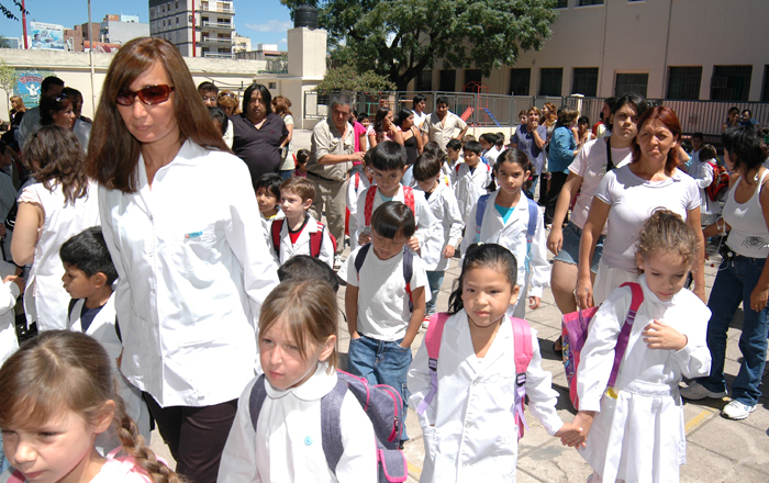 Provincia oficializó el inicio de clases para el 29, pese al reclamo turístico