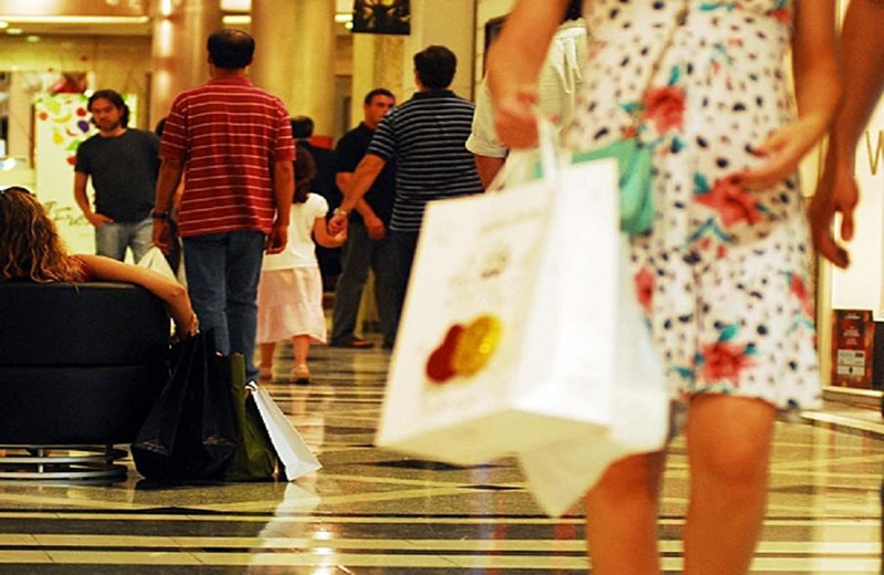 Tras 13 meses de crecimiento consecutivo, cayeron las ventas minoristas en 2016