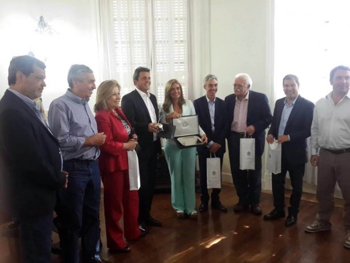Mendoza: El intendente Di Cesare junto a Sergio Massa en la capital mendocina