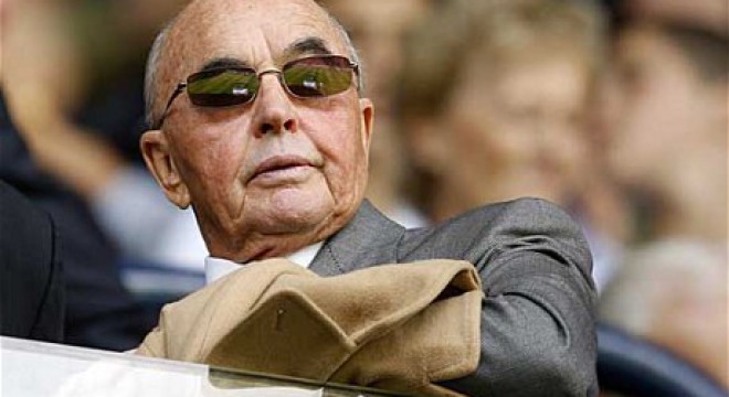 Macri usó el helicóptero del magnate Joe Lewis y se alojó en su estancia