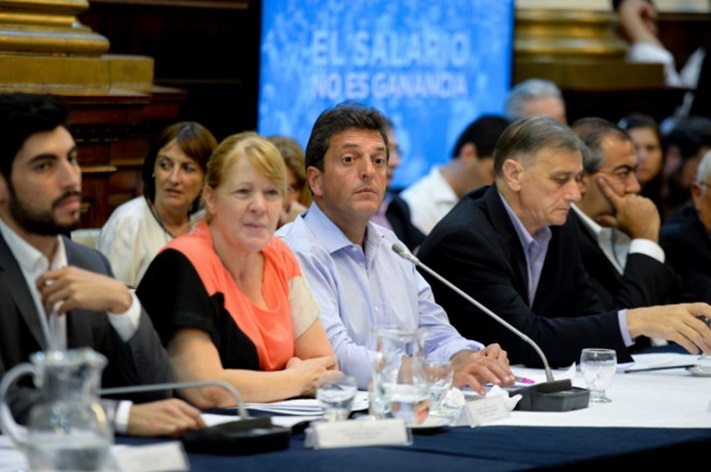 Impactante reunión de toda la oposición y el sindicalismo en el reclamo por despidos y Ganancias