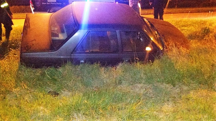 Manejaba alcoholizado y cayó sobre una zanja en la ruta 11