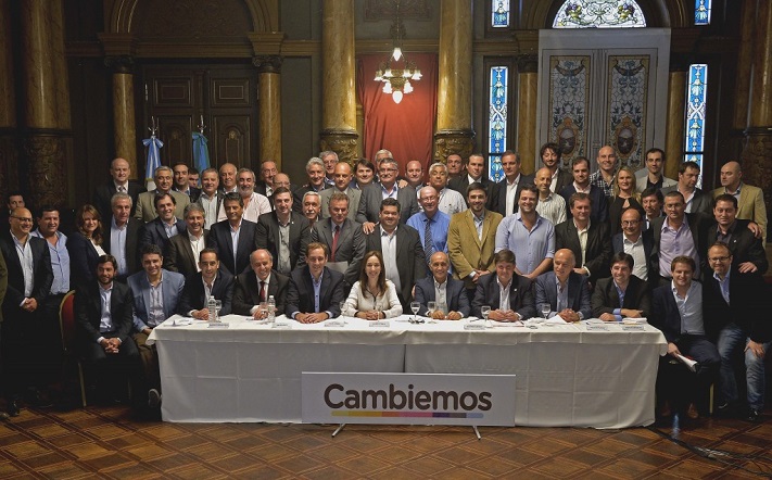 Vidal anunció aumento del 56% para los fondos de los municipios bonaerenses