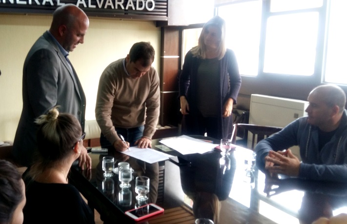 Miramar: Se firmó convenio con FeDUA por los Juegos Universitarios Sudamericanos 2016 (JUSBA2016)
