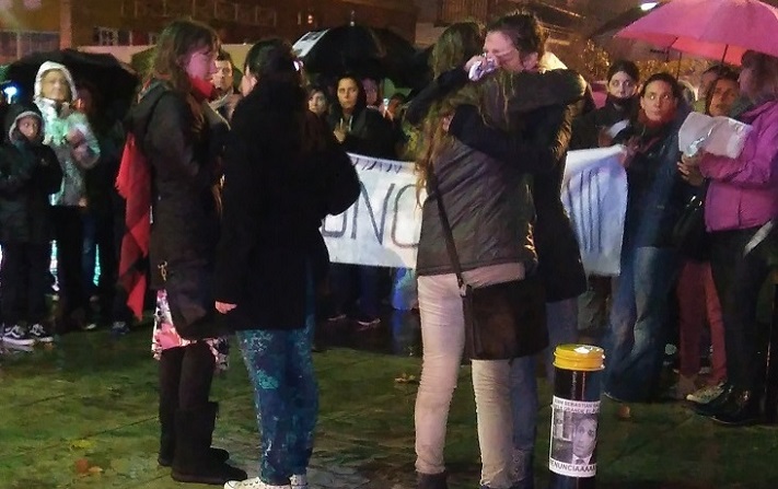 Juana y Josefina reclamaron justicia y se estrecharon en un abrazo conmovedor