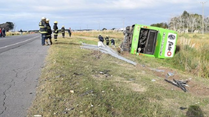 Choque frontal y vuelco en la ruta 11: murió el conductor del auto