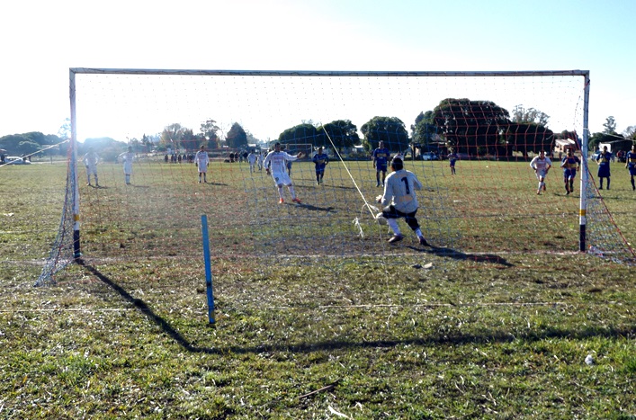 Miramar: Se jugó una nueva fecha del fútbol de los barrios. 3 partidos suspendidos