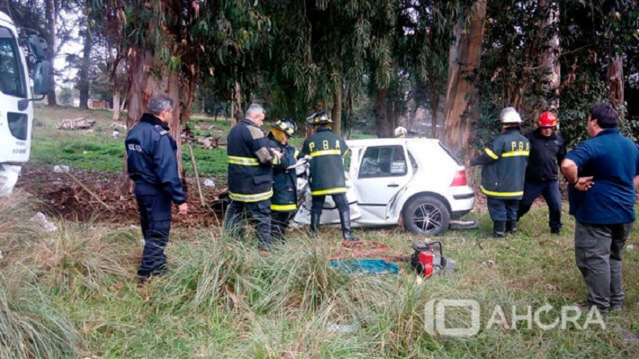 Un miramarense perdió la vida al chocar de frente contra un camión en el camino Independencia