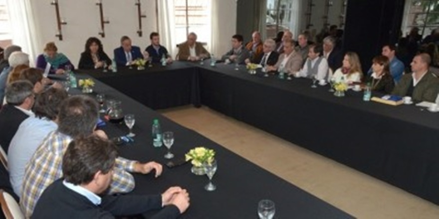 Salud acordó convertir el CEMA marplatense en centro de referencia regional, con presencia del intendente Germán Di Cesare