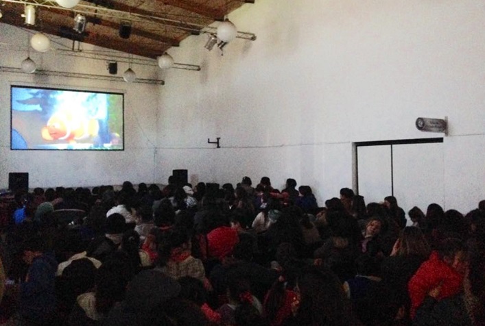 Miramar: Con total éxito se exhibe el cine para los chicos