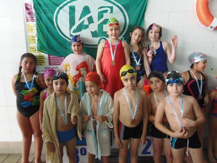 El Circuito Municipal de Natación pasó por el IAE, con presencia miramarense