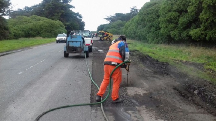Realizan trabajos de repavimentación en la Ruta Provincial 11 que une Miramar con Mar del Plata