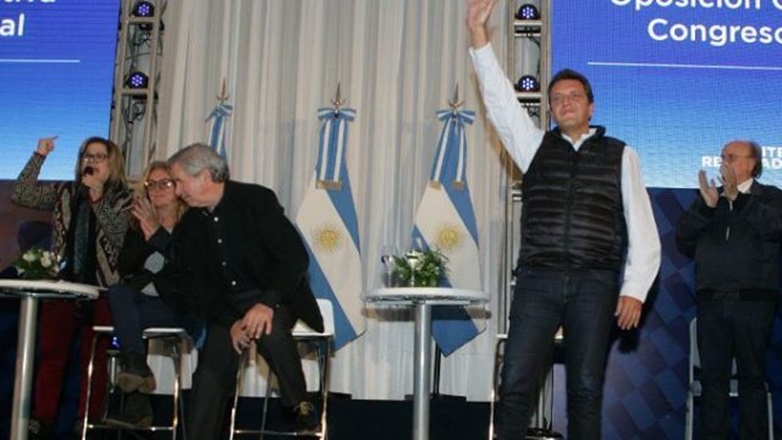 Sergio Massa: “Algunos creen que pueden hacer política tirando piedras”