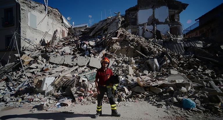 Son ya 250 los muertos por el devastador terremoto en Italia