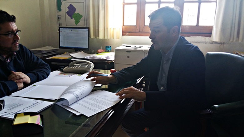 La Plata: El Intendente Municipal, Germán Di Cesare firmó convenios en Hábitat