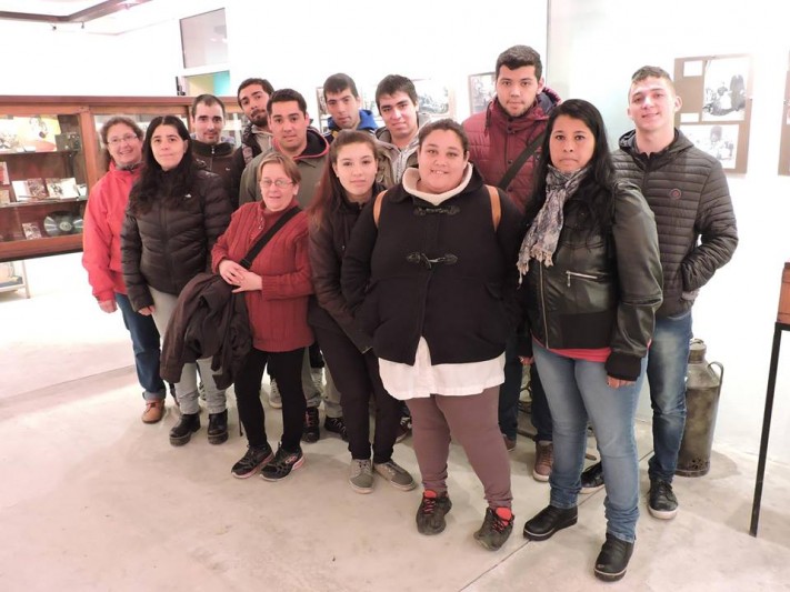 Otamendi: Noches de Museo: Visita de los alumnos de la EES. N°2
