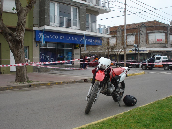 Entradera bancaria en Miramar: Intentan asaltar a conocido comerciante y fue herido de bala en una de sus piernas