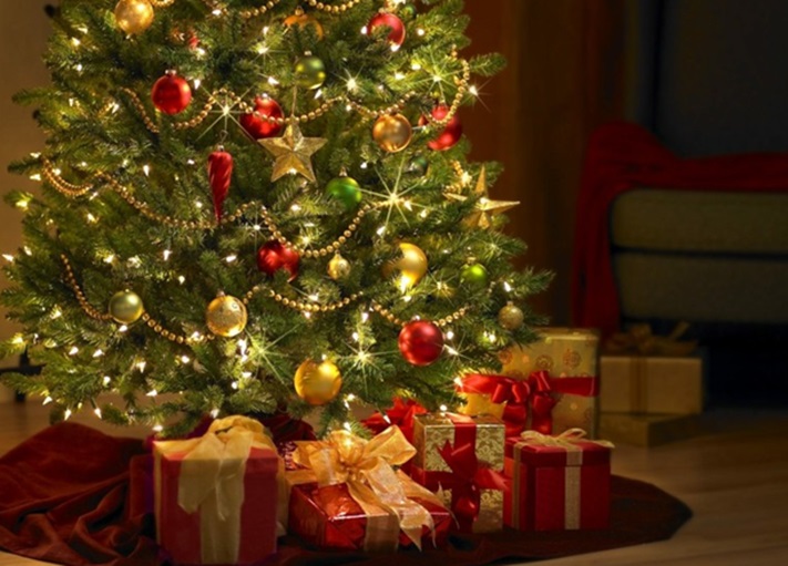 Empezó la venta de artículos navideños: cuánto costará armar el arbolito
