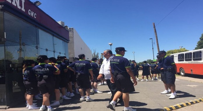 Egresaron 30 efectivos policiales de Miramar que se sumarán al Operativo Sol
