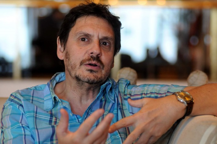 Pigna: “Belgrano fue pionero en casi todo y un caso extraño: entró rico a la función pública y se fue pobre”