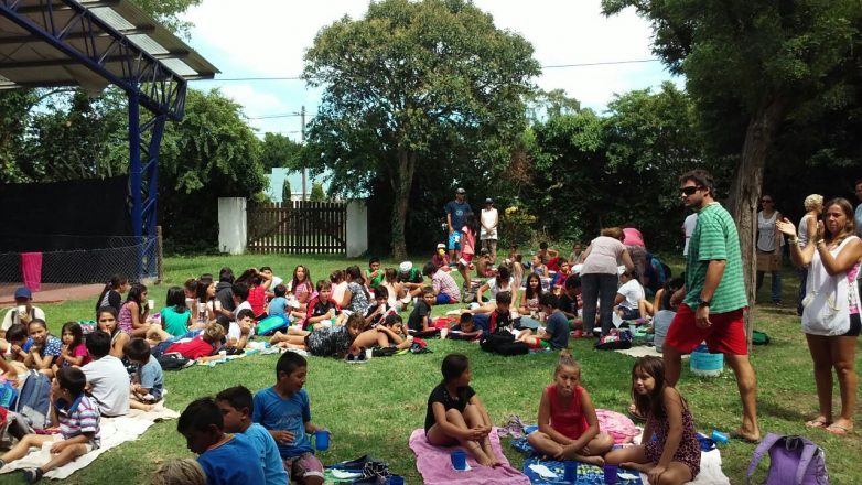 Otamendi: Se realizó el colorido acto de cierre de las Escuelas Abiertas en verano