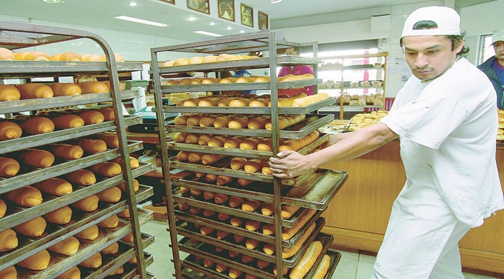 Bajó la compra del pan del 20 al 35% en panaderías habilitadas