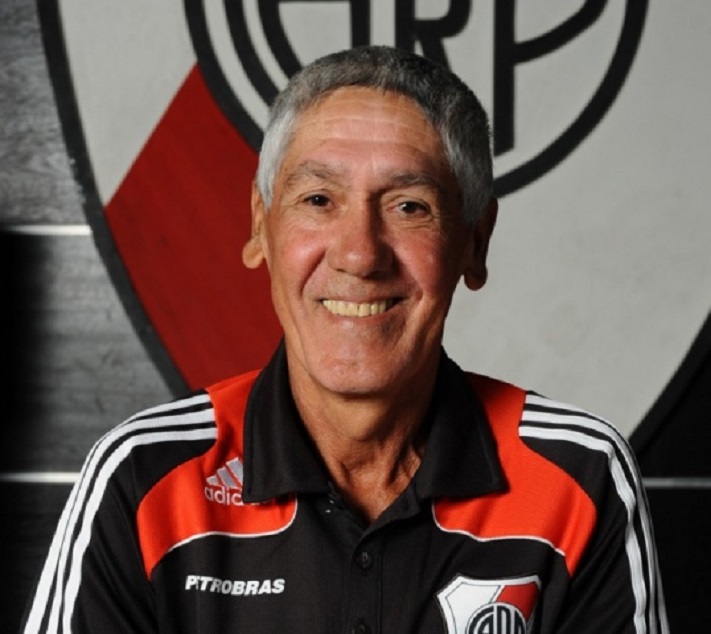 El ex jugador de River Plate, Pedro González, llega a Miramar para realizar una prueba de jugadores