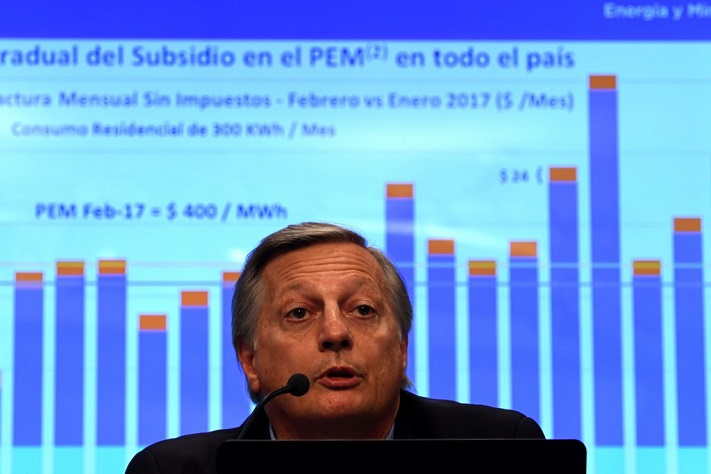 Siguen los aumentos: En Junio la nafta, y en Noviembre la luz