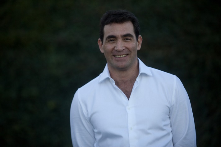 El senador Patricio Hogan presentó un proyecto de ley para que IOMA incorpore a la equinoterapia en su Plan Médico Obligatorio