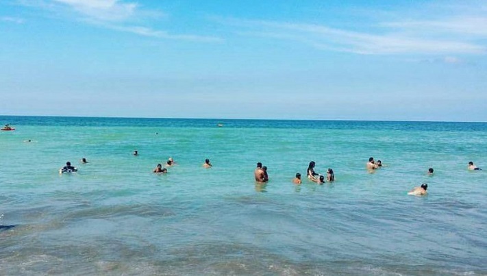 Mar “caribeño”: el fenómeno que sorprendió a miramarenses y turistas