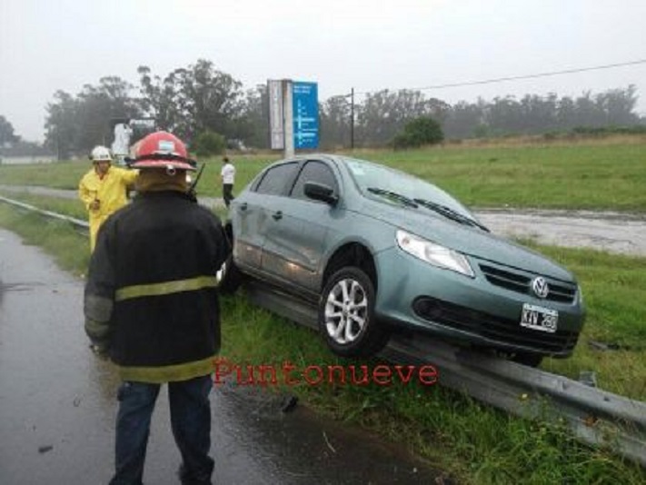 Una persona falleció y hay doce heridos tras un triple choque en la Autovía 226