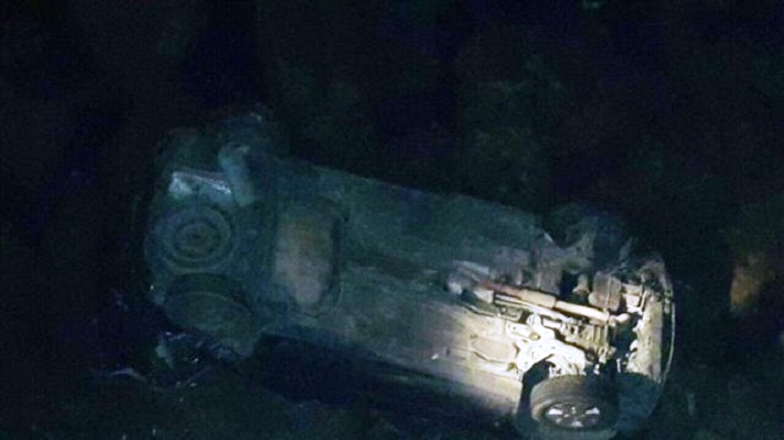 Una pareja cayó 10 metros con su auto en un barranco de la ruta 11