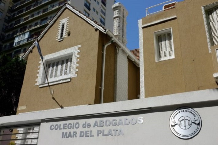 Colegio de Abogados de Mar del Plata: robaron 800 mil pesos y separaron a dos empleados