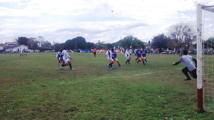 Se puso en marcha el torneo del fútbol de los barrios